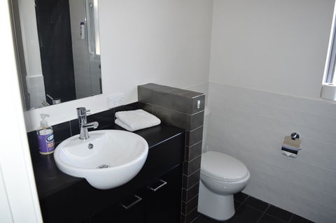 Central Executive Townhouse - Accommodation Asia 8