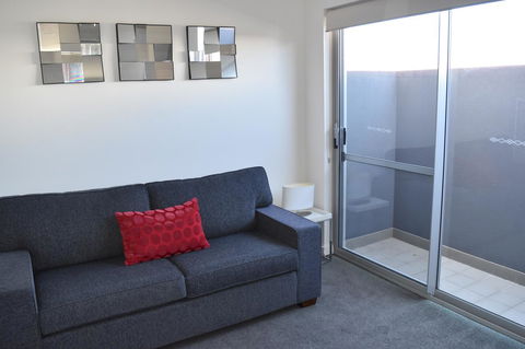 Central Executive Townhouse - Accommodation Asia 6