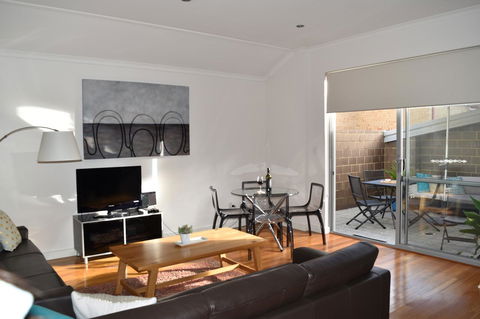 Central Executive Townhouse - Accommodation Asia 1