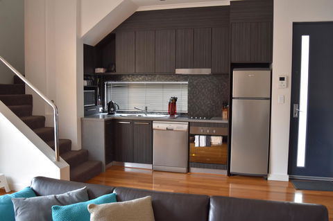 Central Executive Townhouse - Accommodation Asia 2