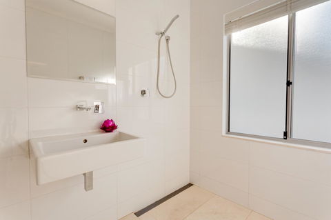 Cottesloe Contemporary Villa - Accommodation Asia 7