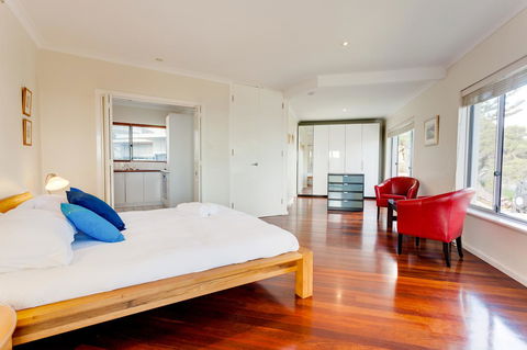 Cottesloe Contemporary Villa - Accommodation Asia 4