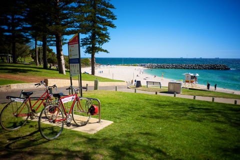 Cottesloe Artist's Beach Retreat - Accommodation Asia 15