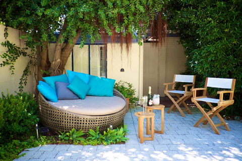 Cottesloe Artist's Beach Retreat - Accommodation Asia 1