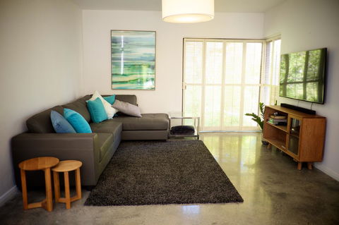 Cottesloe Artist's Beach Retreat - Accommodation Asia 5