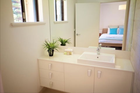 Cottesloe Artist's Beach Retreat - Accommodation Asia 20