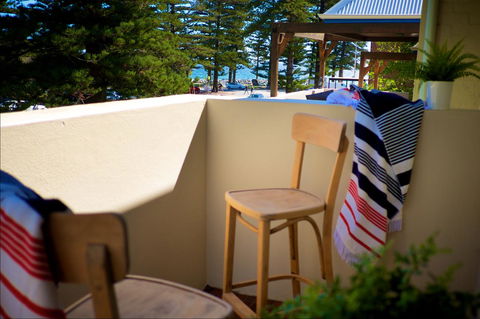 Cottesloe Artist's Beach Retreat - Accommodation Asia 14