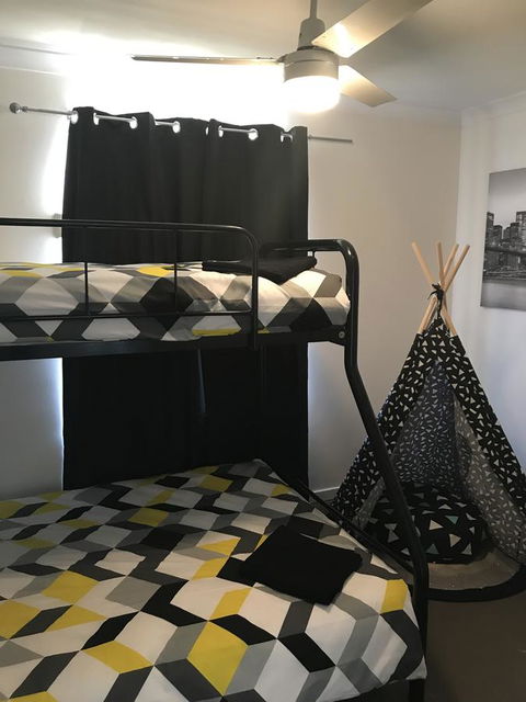 Blue Lake Family Retreat - Accommodation Asia 23