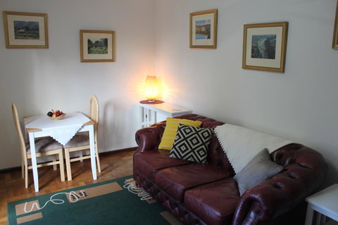 Jacaranda Hideaway Bed & Breakfast - Accommodation Guide 6