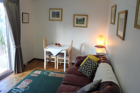 Jacaranda Hideaway Bed & Breakfast - Accommodation Guide 3