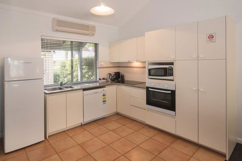 Bayshore Beachside Resort - Accommodation Asia 22