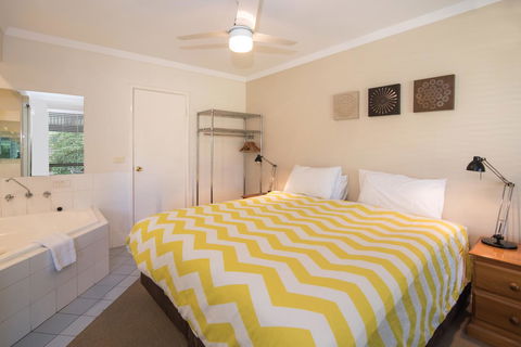 Bayshore Beachside Resort - Accommodation Asia 28