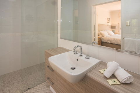 Bayshore Beachside Resort - Accommodation Asia 6