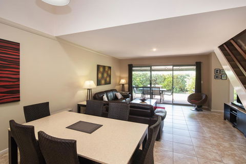 Bayshore Beachside Resort - Accommodation Asia 18