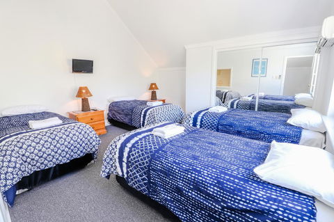 Bayshore Beachside Resort - Accommodation Asia 36