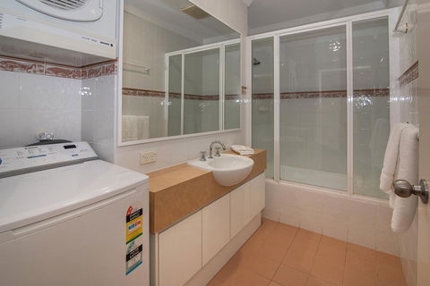 Bayshore Beachside Resort - Accommodation Asia 35