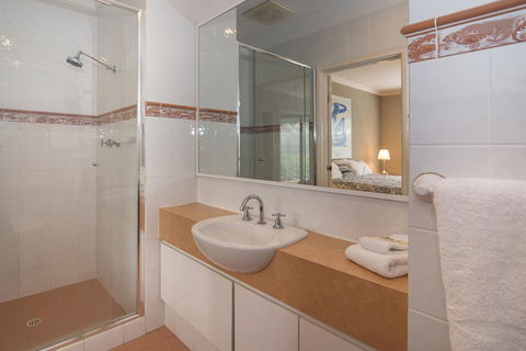 Bayshore Beachside Resort - Accommodation Asia 34