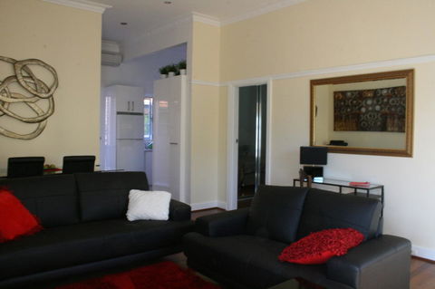 Kenata-Fairway Apartment Hotel - Accommodation Asia 9