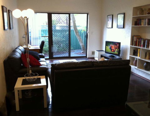 Kenata-Fairway Apartment Hotel - Accommodation Asia 32