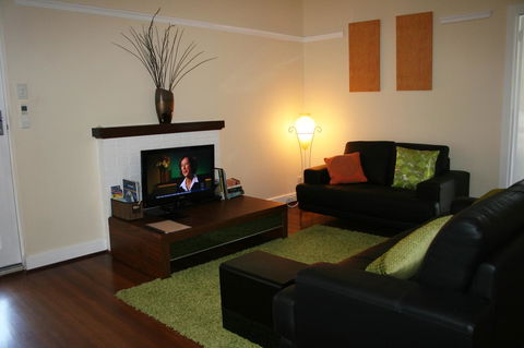 Kenata-Fairway Apartment Hotel - Accommodation Asia 1