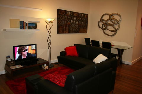Kenata-Fairway Apartment Hotel - Accommodation Asia 8