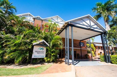 Moonlight Bay Suites - Accommodation Asia 1