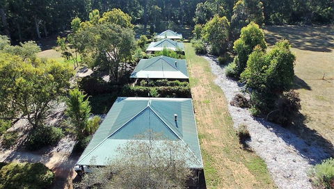 Treenbrook Cottages - Accommodation Asia 0