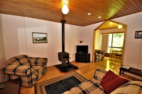Treenbrook Cottages - Accommodation Asia 14