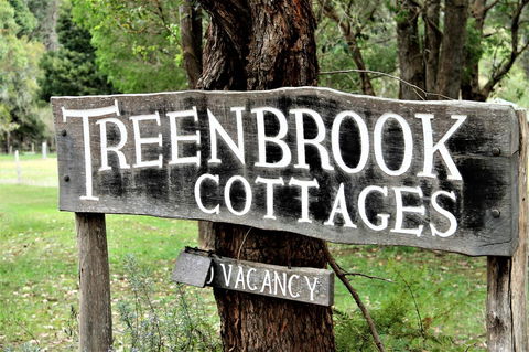 Treenbrook Cottages - Accommodation Asia 3