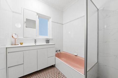Inglewood Comfort - Accommodation Asia 11