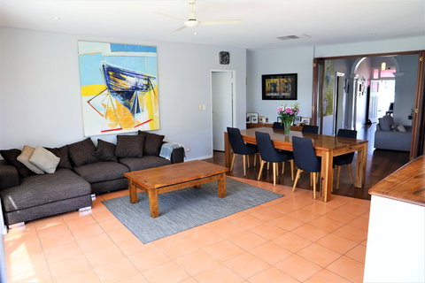 Fremantle Heritage Home For You To Enjoy! - Accommodation Asia 18