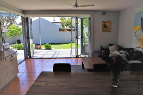 Fremantle Heritage Home For You To Enjoy! - Accommodation Asia 11