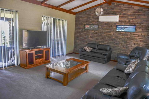 Geraldton Holliday Villas - Accommodation Asia 8
