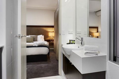 Attika Hotel - Accommodation Guide 4