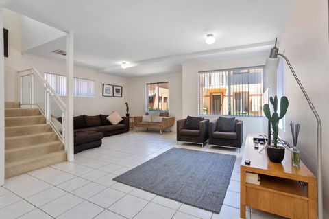 Cooper Street - Accommodation Asia 3
