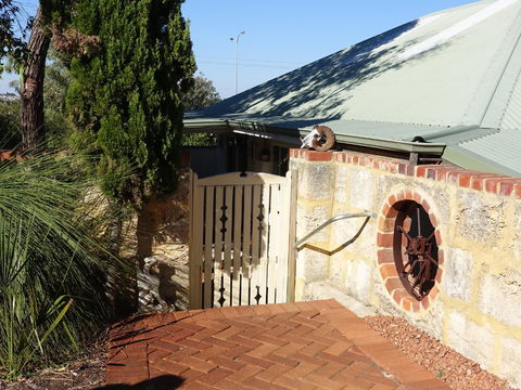 The Blacksmiths Cottage - Accommodation Asia 20