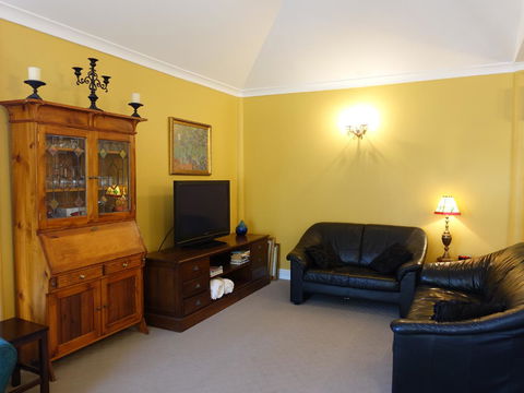 The Blacksmiths Cottage - Accommodation Asia 11