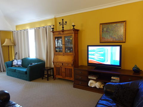 The Blacksmiths Cottage - Accommodation Asia 34