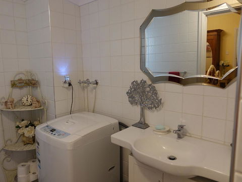 The Blacksmiths Cottage - Accommodation Asia 29
