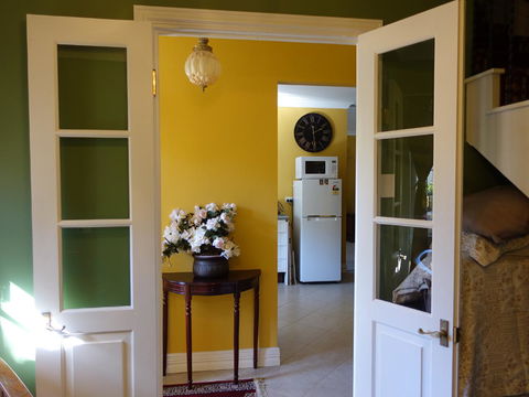 The Blacksmiths Cottage - Accommodation Asia 6