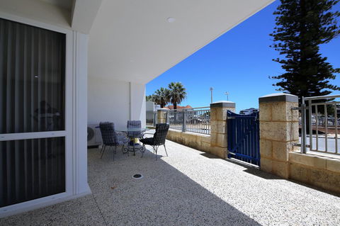Studio Style Mindarie Marina - Accommodation Asia 12