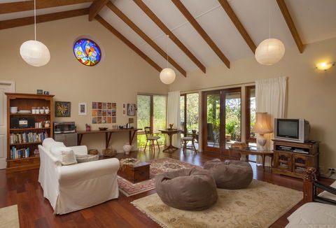 Innisfree Mountain Retreat - Accommodation Asia 2