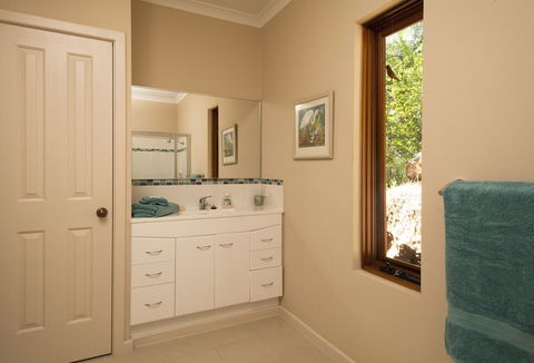 Innisfree Mountain Retreat - Accommodation Asia 7