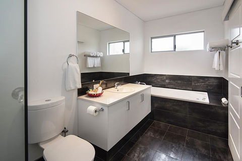 Churchill Studios - Accommodation Asia 1