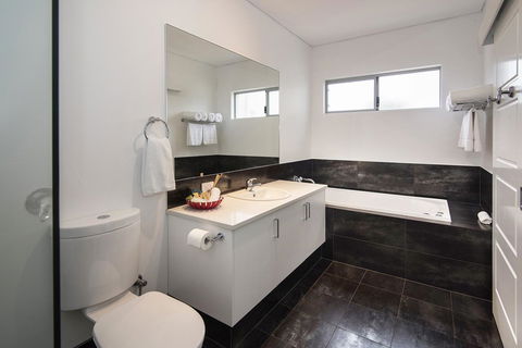 Churchill Studios - Accommodation Asia 4