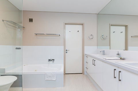 The White Pearl Penthouse - Accommodation Asia 17