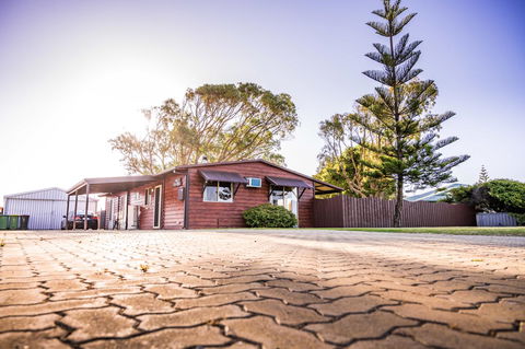 The Bothy Lancelin Family Retreat - Accommodation Asia 0