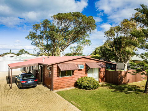 The Bothy Lancelin Family Retreat - Accommodation Asia 3