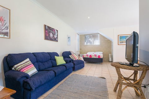 Surfside Ocean Beach Denmark Holiday Accommodation - Accommodation Asia 13