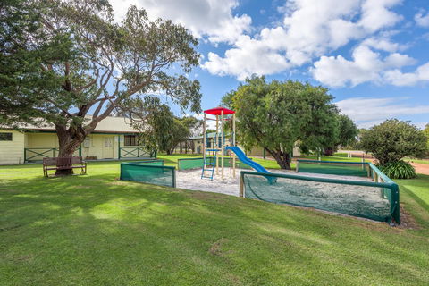 Surfside Ocean Beach Denmark Holiday Accommodation - Accommodation Asia 0